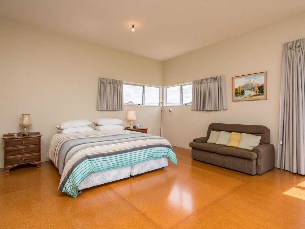 Roberts Retreat - Mangawhai Holiday Home Екстериор снимка
