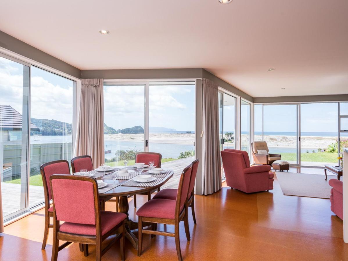 Roberts Retreat - Mangawhai Holiday Home Екстериор снимка