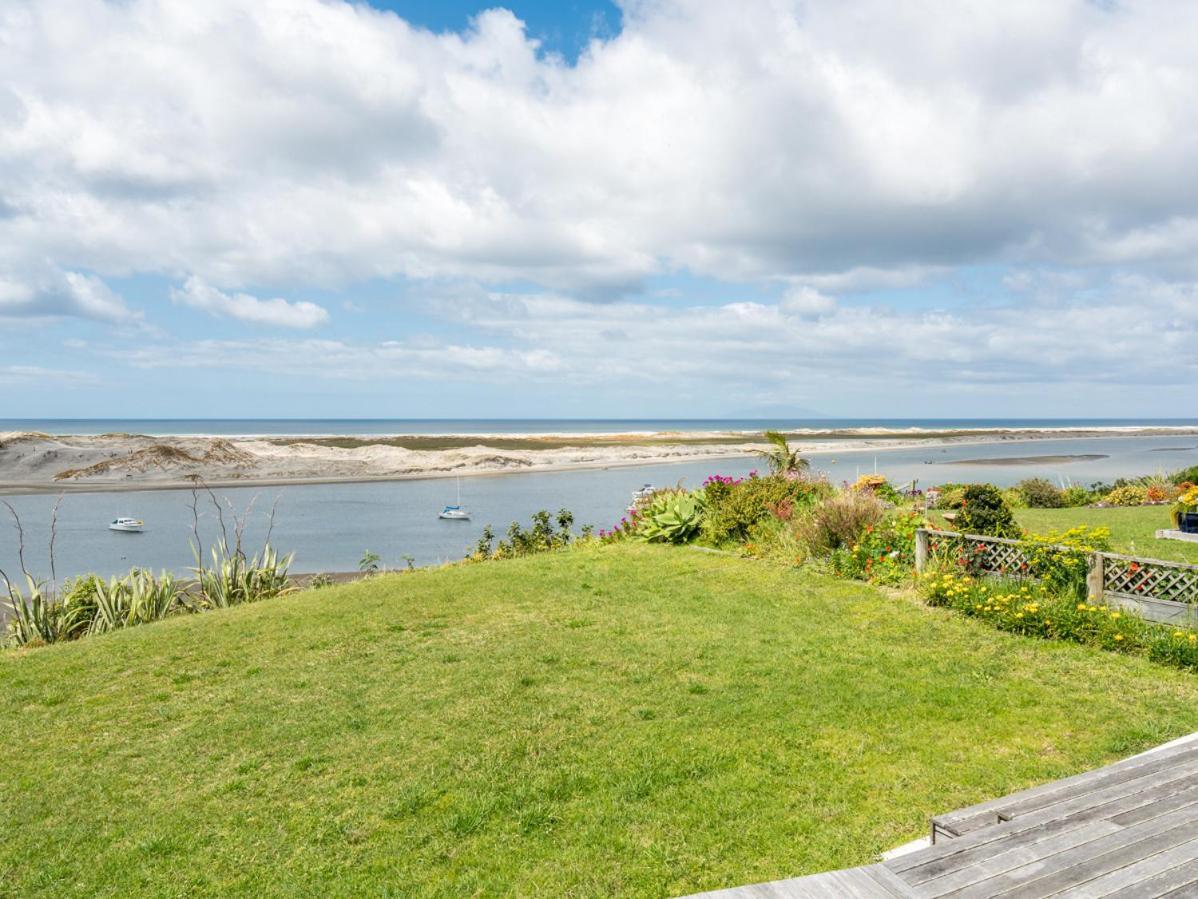 Roberts Retreat - Mangawhai Holiday Home Екстериор снимка